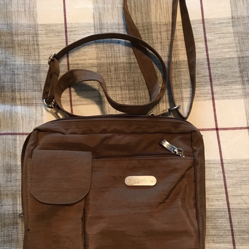 Baggallini Cross Body